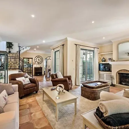 Villa Sleeps 4 With Pool Air Con And Wifi Quinta do Lago