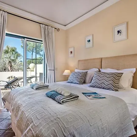 Villa Sleeps 4 With Pool Air Con And Wifi