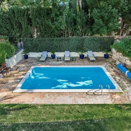 Sleeps 4 With Pool Air Con And Wifi * كينتا دو لاغو